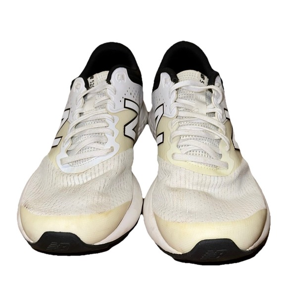 New Balance 520 White & Black‎ Running Shoes Men\'s 11 D (M520CW7) EUC main image 4